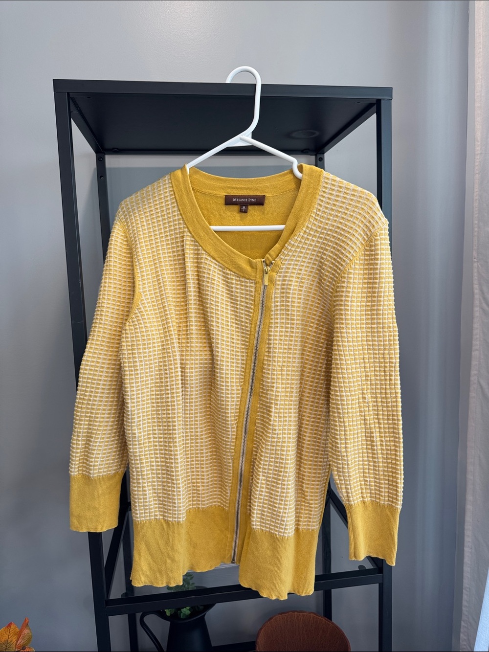 025.Yellow Textured Zip-Front Women’s Sweater -